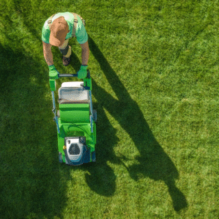 Pagalbinis darbuotojas sporto aikštelėse Vokietijoje